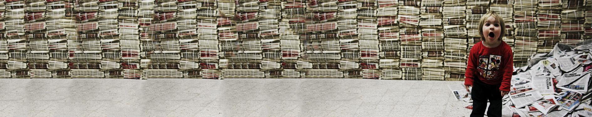 Dłonie obejmujące dłonie