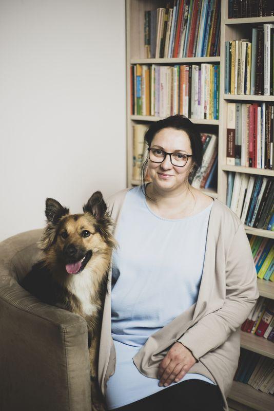 Psycholożka na tle młodego małżeństwa